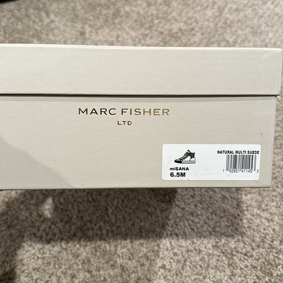 Marc Fisher Misana sneaker. - Picture 4 of 4